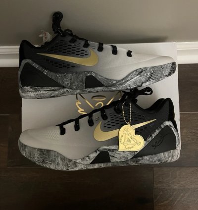 Nike Kobe 9 Em Low Protro Mambacita