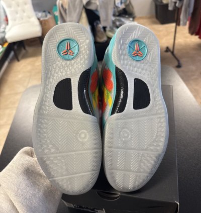 Nike Kobe venice Beach Size 6y Og All Brand New