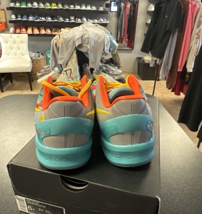 Nike Kobe venice Beach Size 6y Og All Brand New