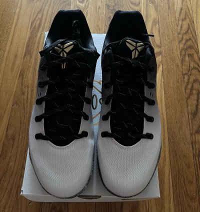 Nike Kobe 9 Em Low Protro Mambacita