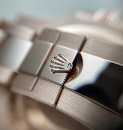 Rolex Gmt-master Ii In Rose Gold With Black Brown Bezel 126715