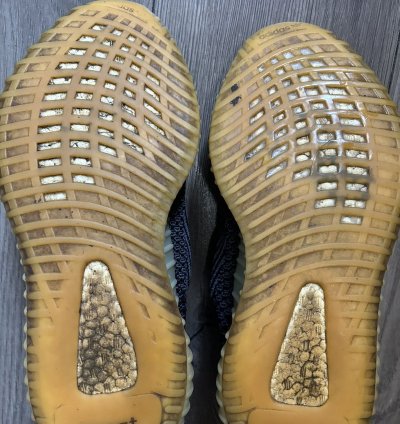 Adidas Yeezy 350 V2 Carbon