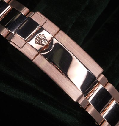 Rolex Gmt-master Ii Mint Complete Set Gmt-master Ii Root Beer Black Dial Black Brown 18k Rose Gold 126715chnr