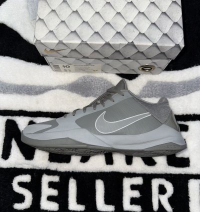 Nike Kobe 5 Fade To Black size 10 Size Tag