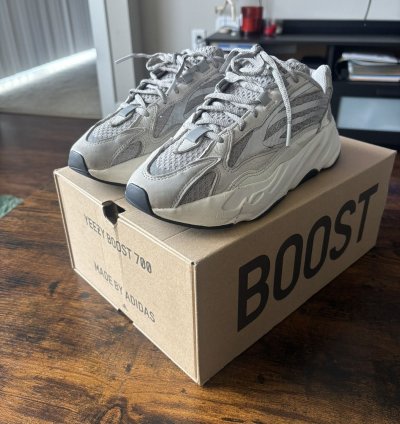 Adidas Yeezy 700 V2 Static
