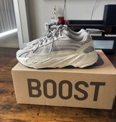 Adidas Yeezy 700 V2 Static