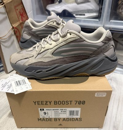 Adidas Yeezy 700 V2 Tephra