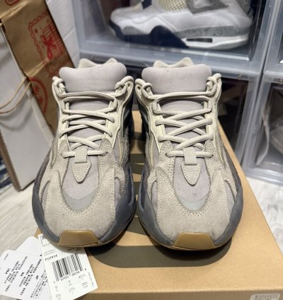 Adidas Yeezy 700 V2 Tephra
