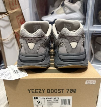 Adidas Yeezy 700 V2 Tephra