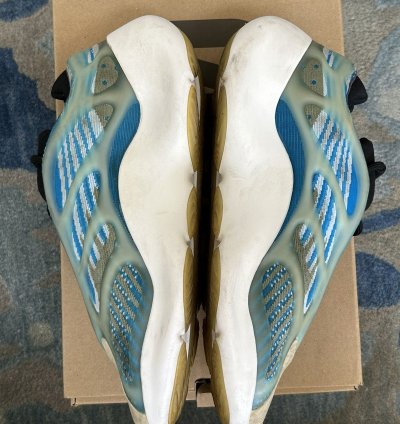 Adidas Yeezy 700 V3