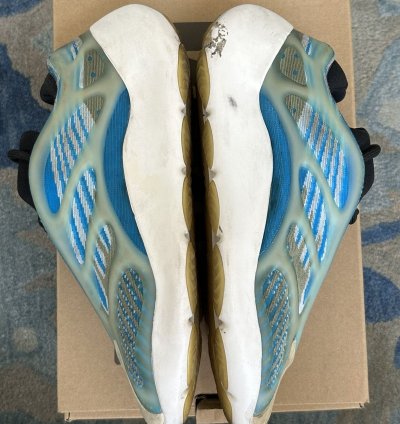 Adidas Yeezy 700 V3