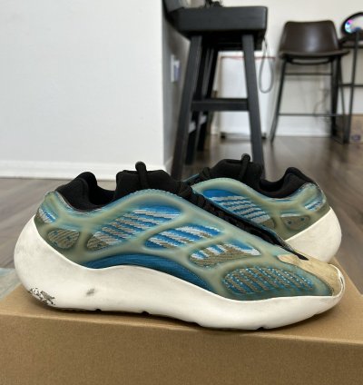 Adidas Yeezy 700 V3