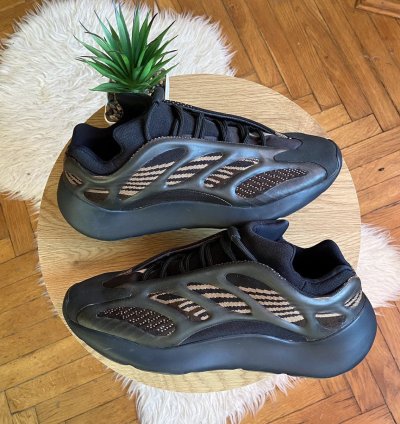 Adidas Yeezy 700 V3 Clay Brown