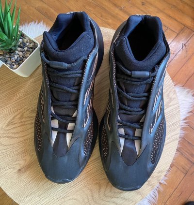 Adidas Yeezy 700 V3 Clay Brown