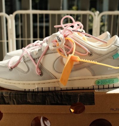 Off-white Nike Dunk Low - Lot 9