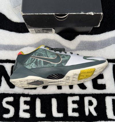 Nike Kobe 5 Protro Eybl size 10