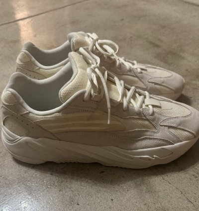 Adidas Yeezy All White 700 V2 Sample Kanye West