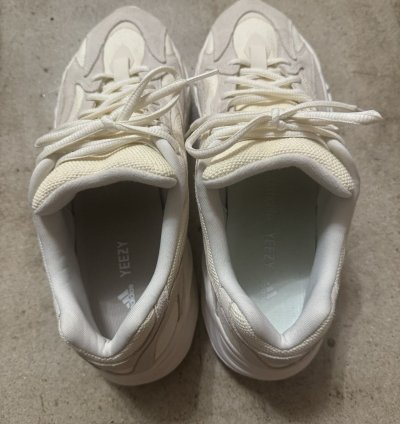 Adidas Yeezy All White 700 V2 Sample Kanye West