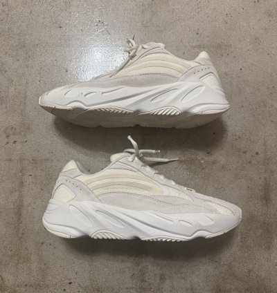 Adidas Yeezy All White 700 V2 Sample Kanye West