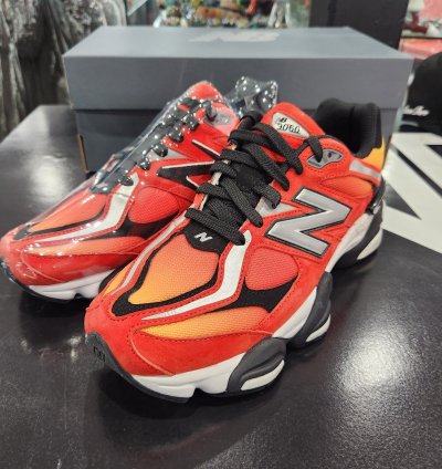 New Balance Dtlr 9060 Fire Sign