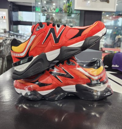 New Balance Dtlr 9060 Fire Sign