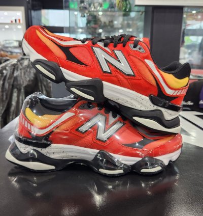 New Balance Dtlr 9060 Fire Sign