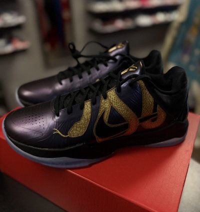 Nike Kobe 5 Year Of Mamba ib4481-500 new Size 10 5