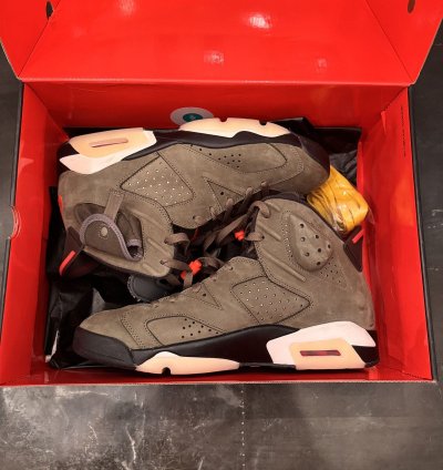 Olive Travis Scott Nike Jordan 6