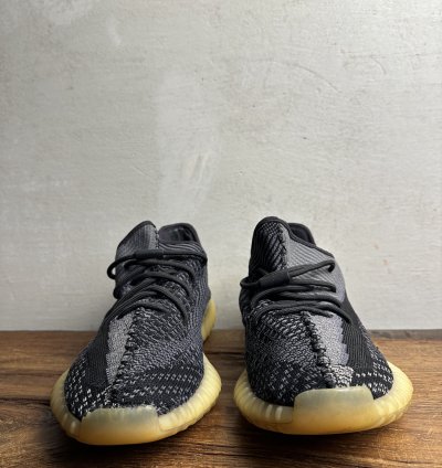 Adidas Yeezy Boost 350 V2 Carbon