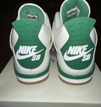 Air Jordan 4 Retro Sb Pine Green