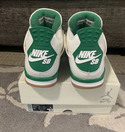 Air Jordan 4 Retro Sb Pine Green