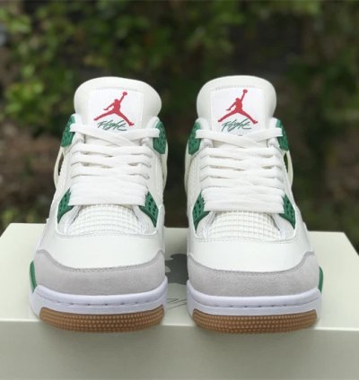 Air Jordan 4 Retro Sb Pine Green