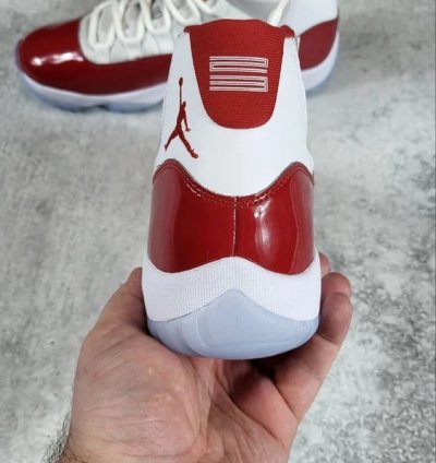 Air Jordan 11 Retro Cherry