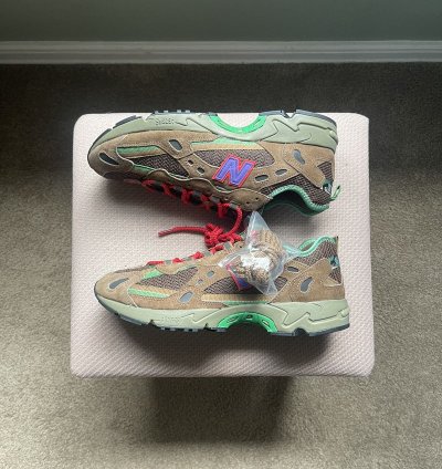 New Balance Stray Rats 827 Sewer Stompers