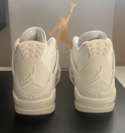 Air Jordan 4 Retro Metallic Gold