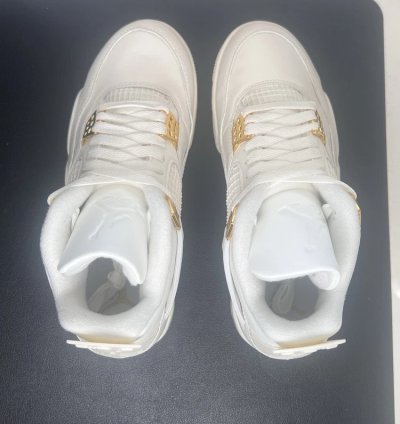 Air Jordan 4 Retro Metallic Gold