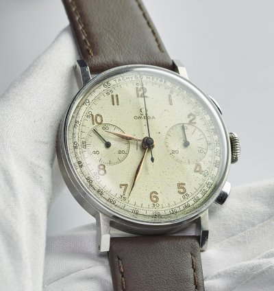 Omega Chronograph 2393 3