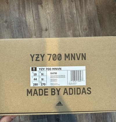 Adidas Yeezy Boost 700 Mnvn Analog