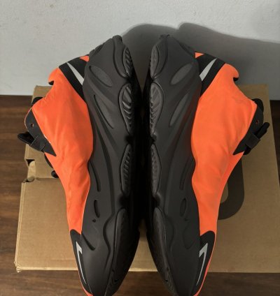 Adidas Yeezy Boost 700 Mnvn Orange