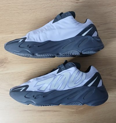 Adidas Yeezy Boost 700 Mnvn Sneakers
