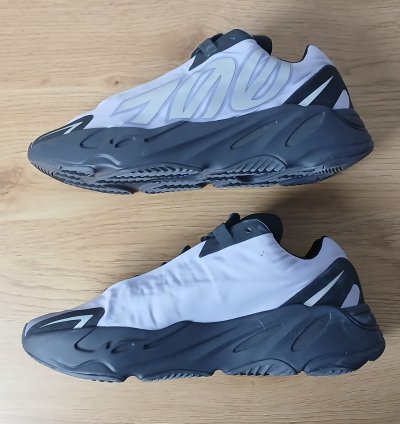 Adidas Yeezy Boost 700 Mnvn Sneakers