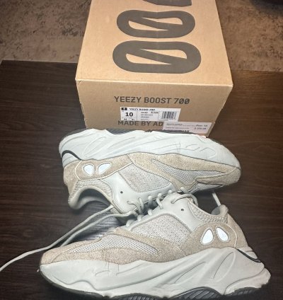 Adidas Yeezy Boost 700 Salt Size 10