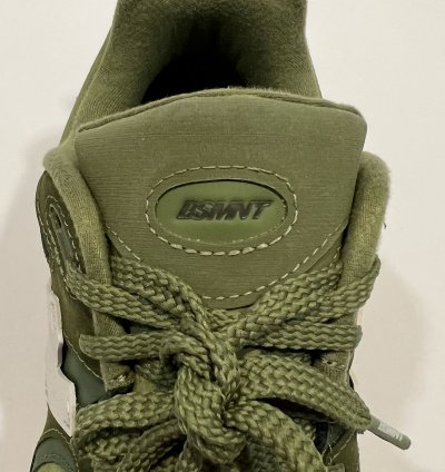 New Balance The Basement 2002r Moss Green S8 5