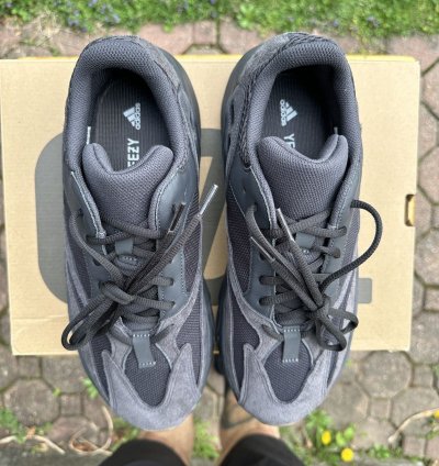 Adidas Yeezy Boost 700 Utility Black Sz 11
