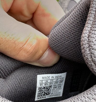 Adidas Yeezy Boost 700 Utility Black Sz 11