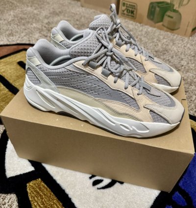 Adidas Yeezy Boost 700 V2 Cream