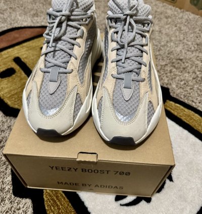 Adidas Yeezy Boost 700 V2 Cream