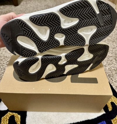 Adidas Yeezy Boost 700 V2 Cream