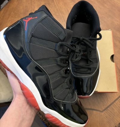 Size 10 - Jordan 11 Playoffs Bred 2019