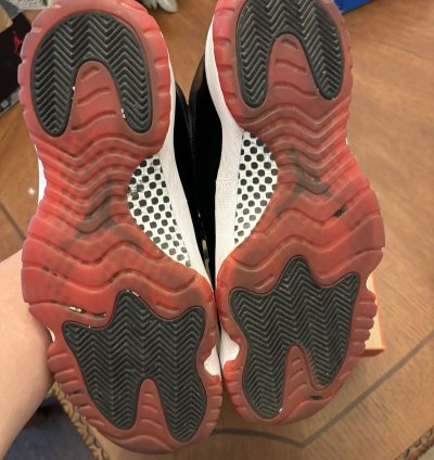 Size 10 - Jordan 11 Playoffs Bred 2019